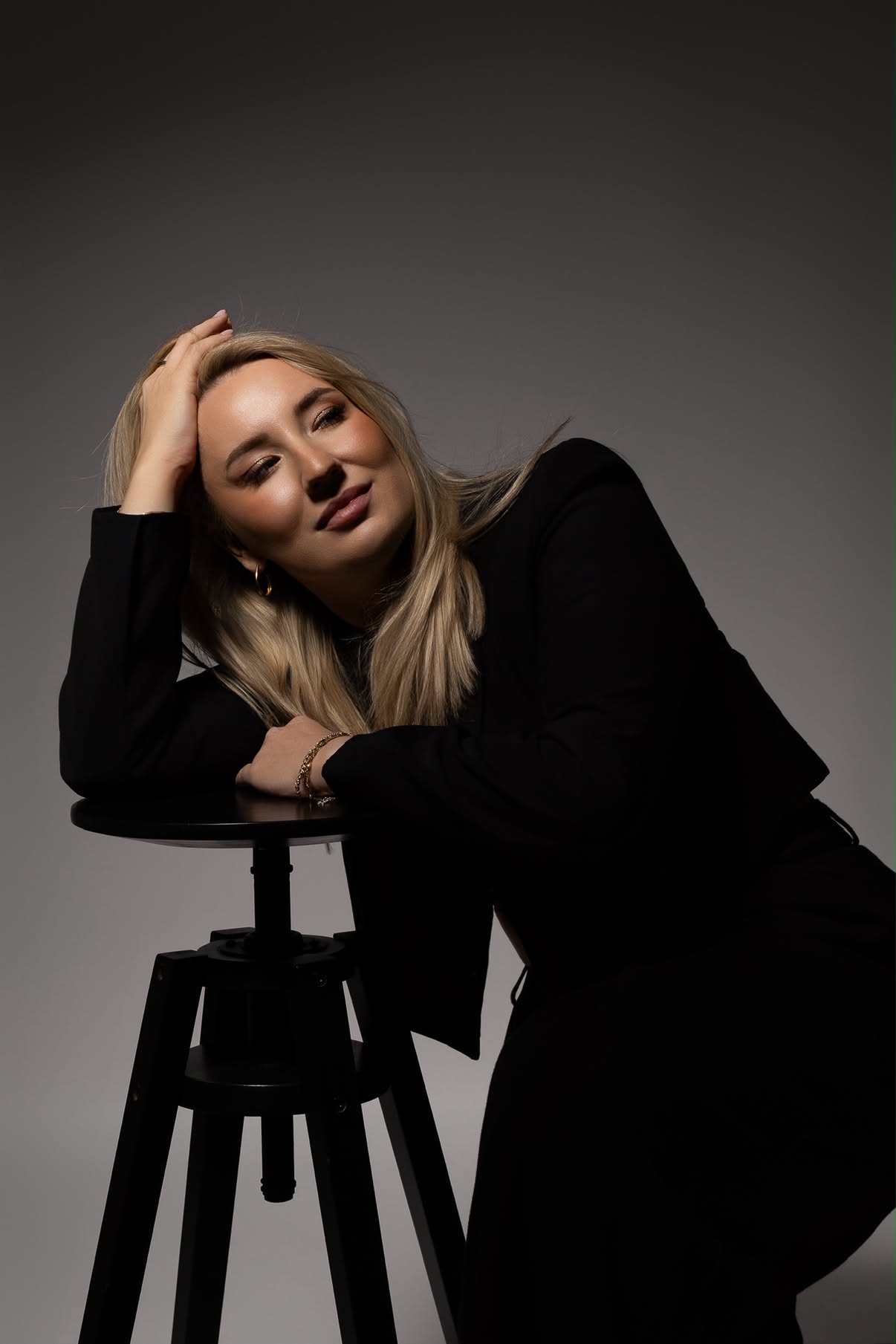 Weronika w studio fotograficznym